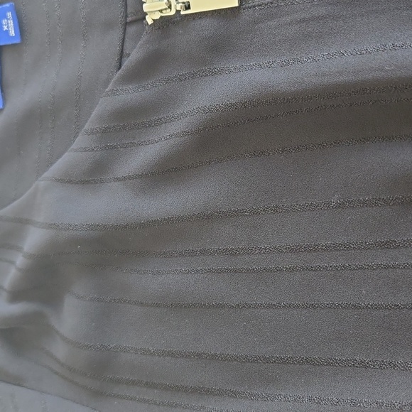 Black zip up top - Picture 3 of 5